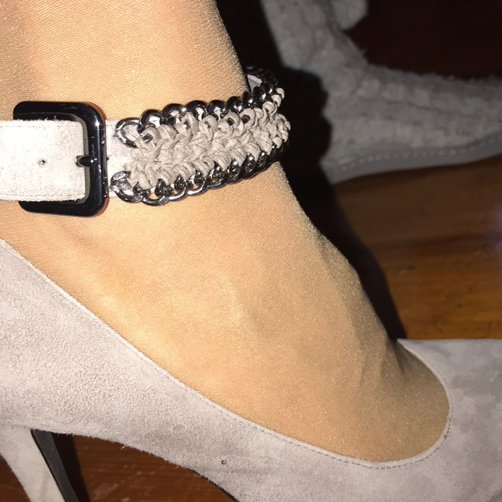 Inc size 9 heel - Picture 5 of 8